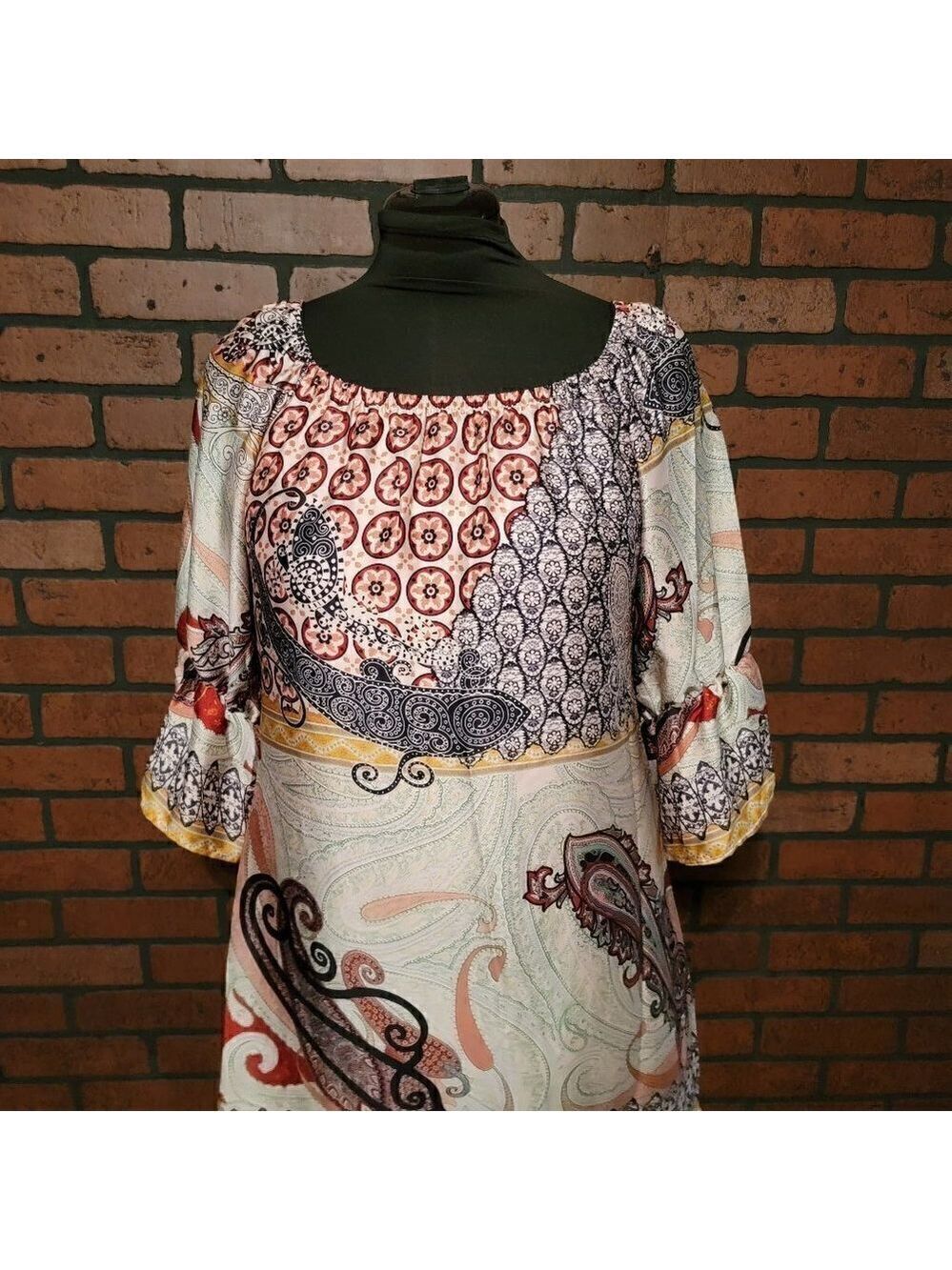 Kay's Closet (Rachel Kate) Paisley Satin Dress Size LG. 100% polyester.